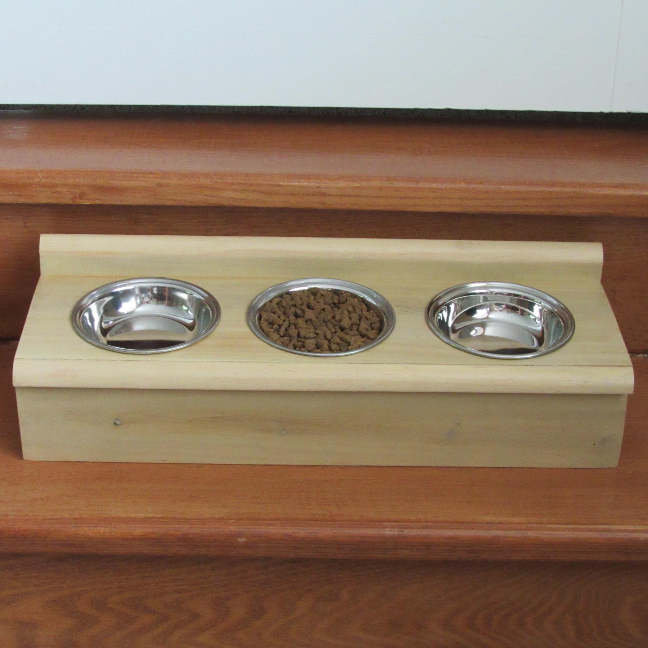 Cedar cat feeder with 3 shallow whisker friendly stainless steel bowls - Image 11
