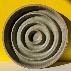 Ceramic Slow Feeder for Cats & Small Dogs – Bowl in Soft Green - Grey Clay – For Relaxed Eating – Gift Pet Owners