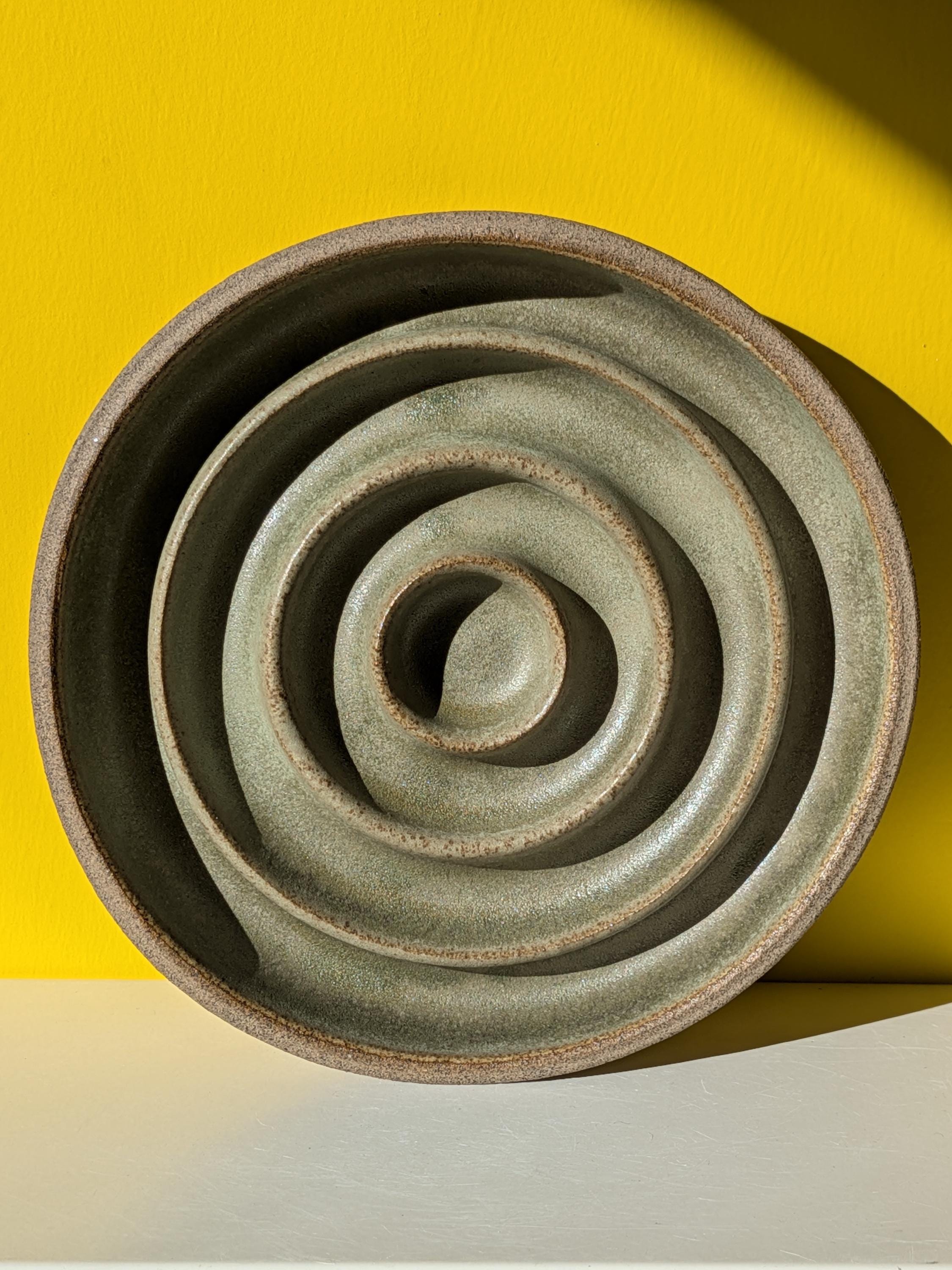 Ceramic Slow Feeder for Cats & Small Dogs – Bowl in Soft Green - Grey Clay – For Relaxed Eating – Gift Pet Owners