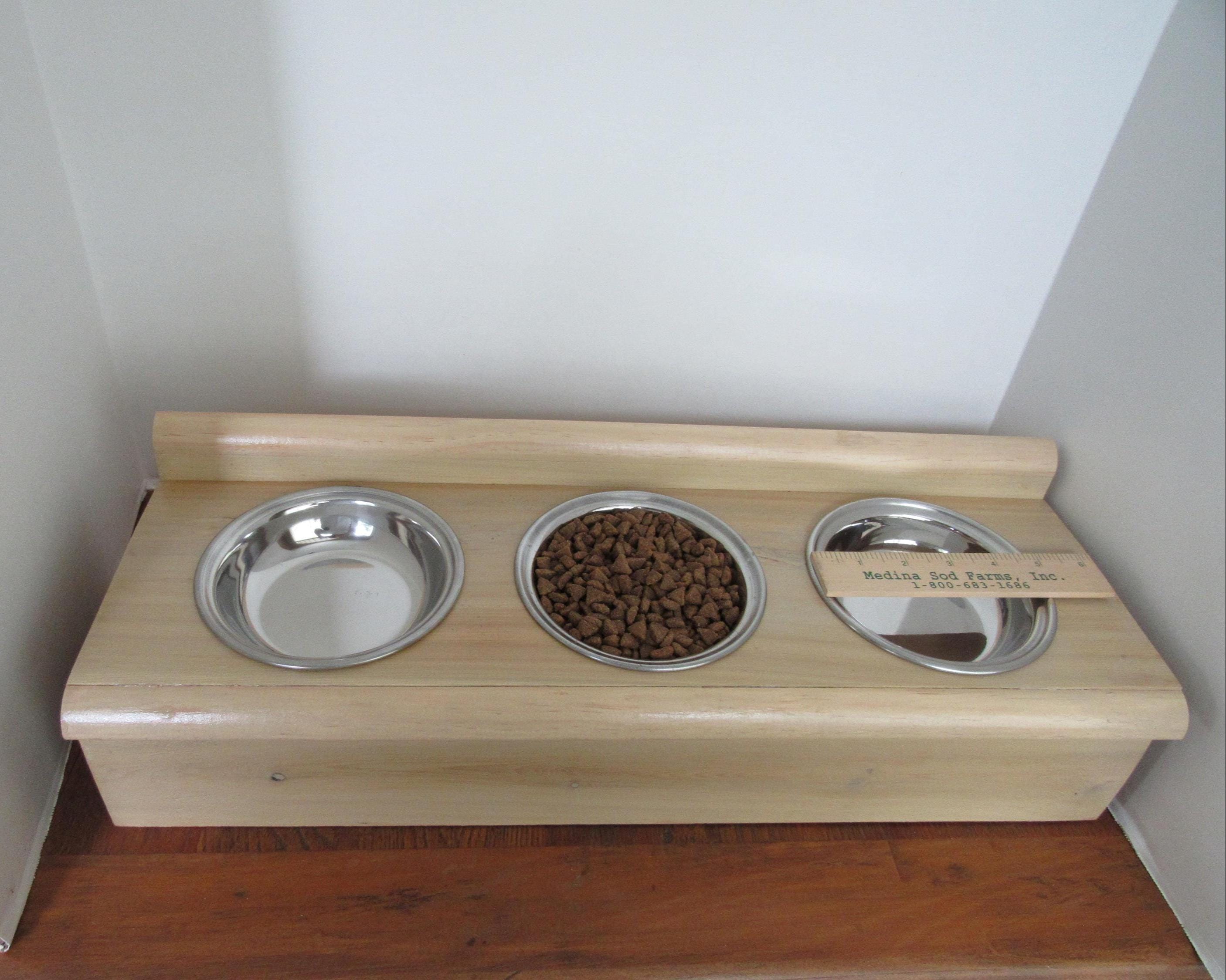 Cedar cat feeder with 3 shallow whisker friendly stainless steel bowls - Image 2